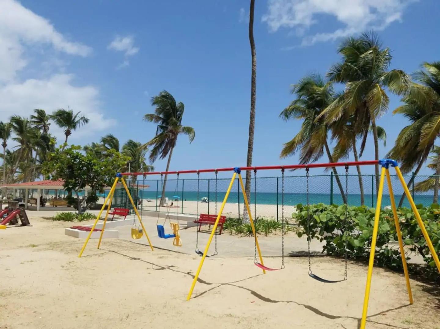 Sunset Paradise Cozy Beachfront Escape - Isla Verde San Juan Luaran gambar