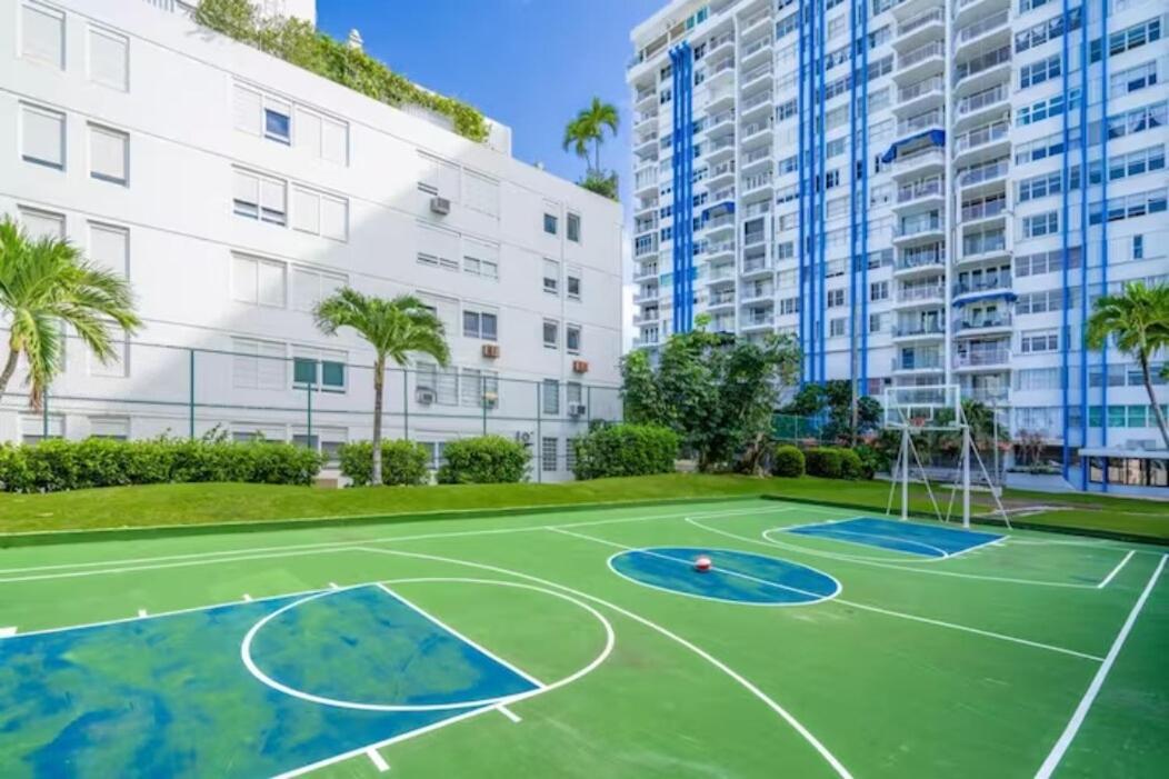 Sunset Paradise Cozy Beachfront Escape - Isla Verde San Juan Luaran gambar