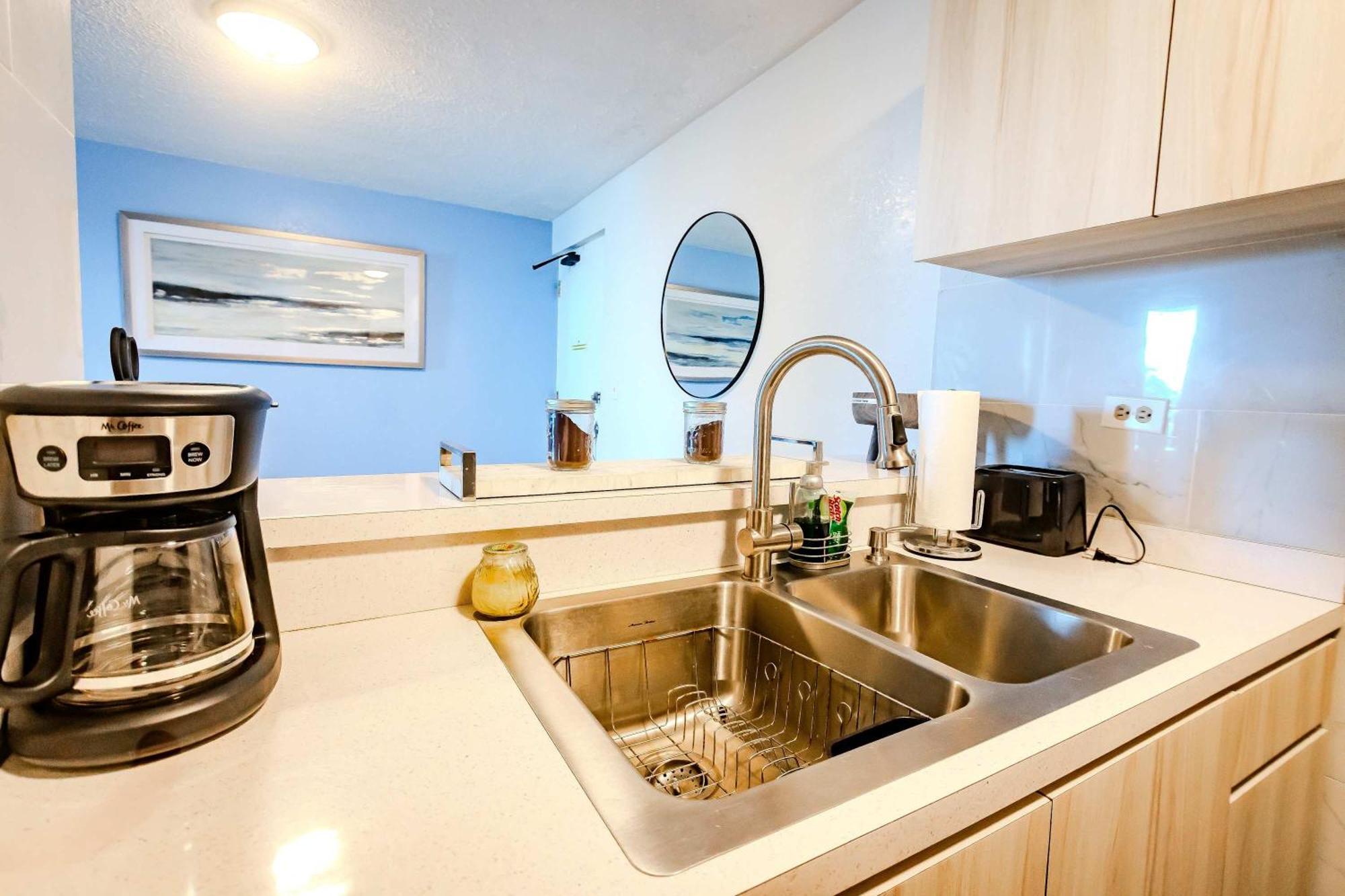 Sunset Paradise Cozy Beachfront Escape - Isla Verde San Juan Luaran gambar