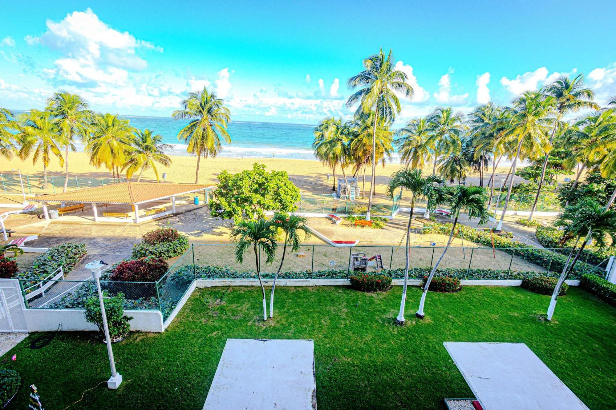 Sunset Paradise Cozy Beachfront Escape - Isla Verde San Juan Luaran gambar