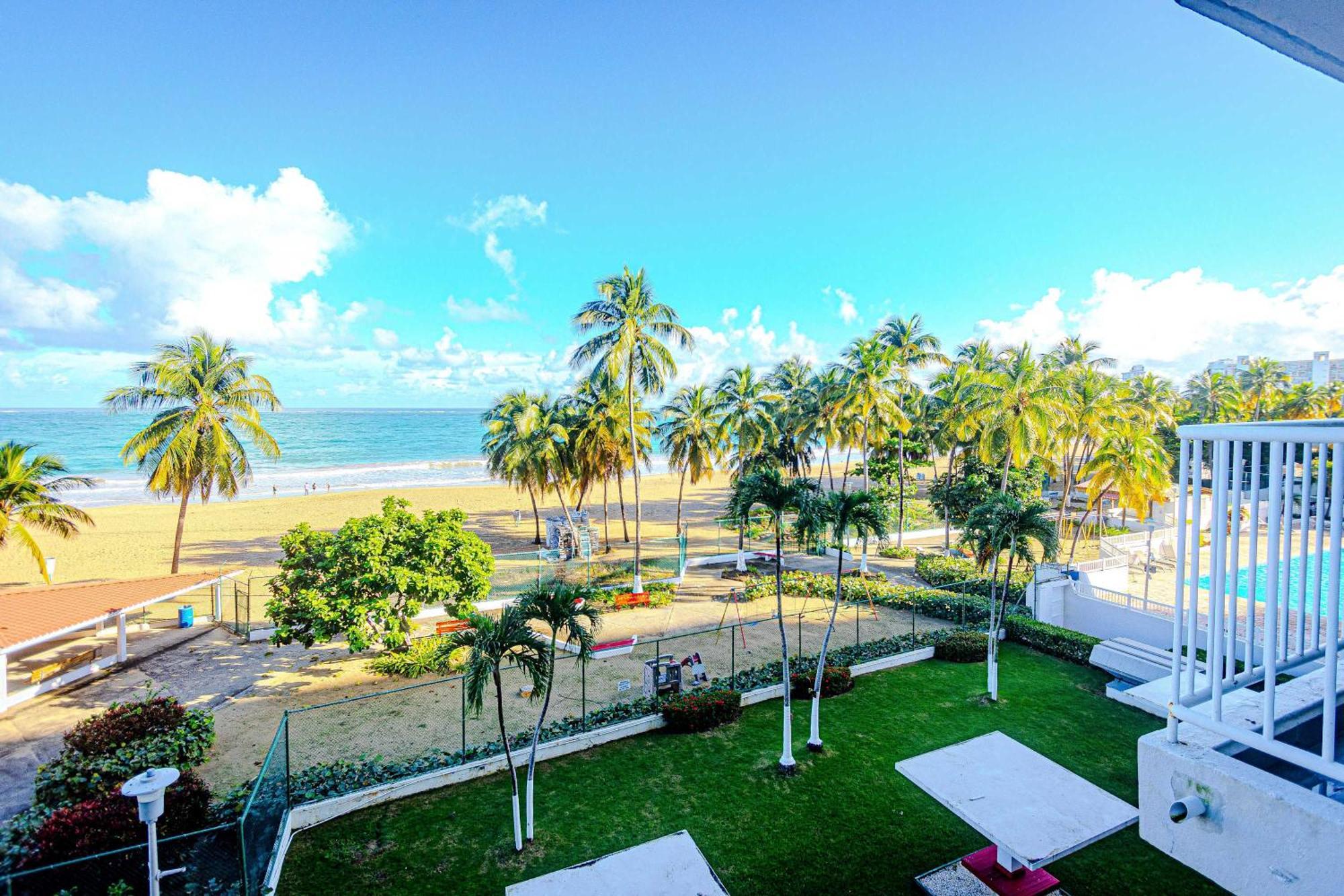 Sunset Paradise Cozy Beachfront Escape - Isla Verde San Juan Luaran gambar